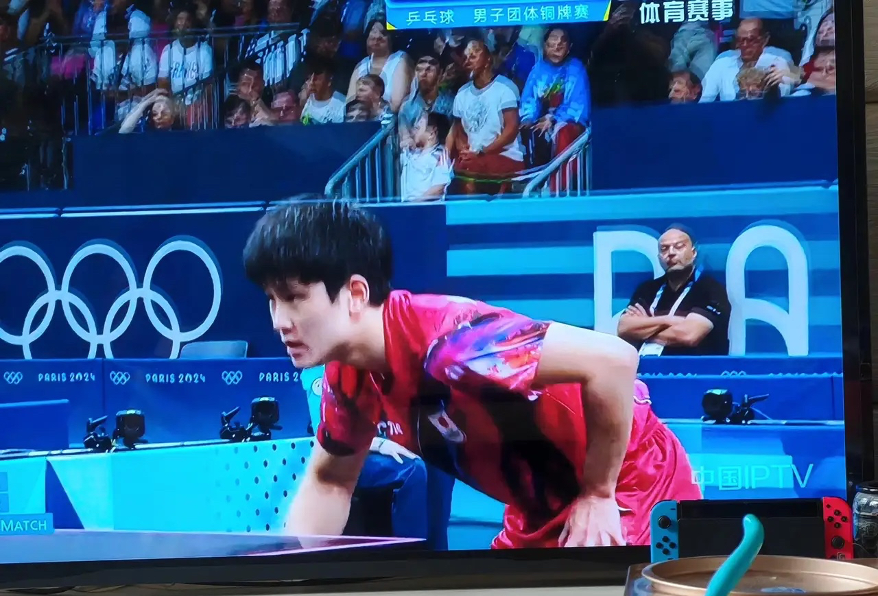 法国队鏖战德国队，张本智和刷新纪录