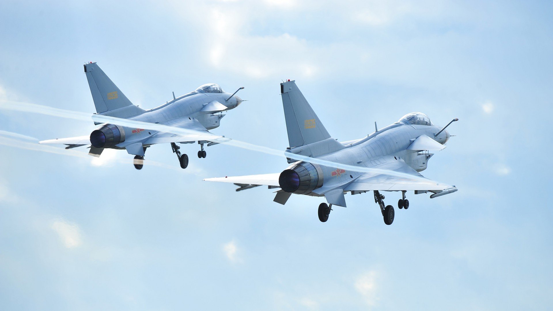 巨兽觉醒！浓眉统治攻防两端 鹈鹕狂扫辽宁展露冠军相