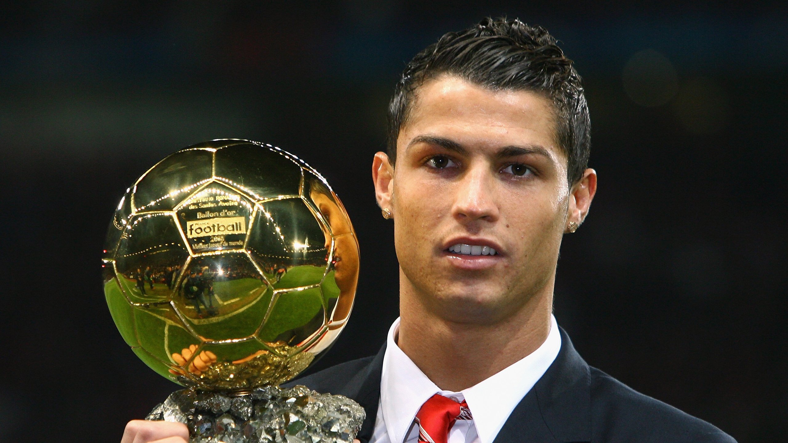 奥萨之城,一名尼日利亚后卫如何在梦剧场冰封马赛核心